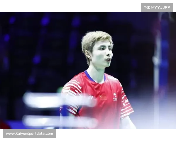 波波夫关键分擦地拖延时间 石宇奇冷静反应逆转取胜